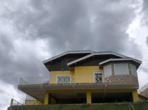 Casa Amarela com Vista
